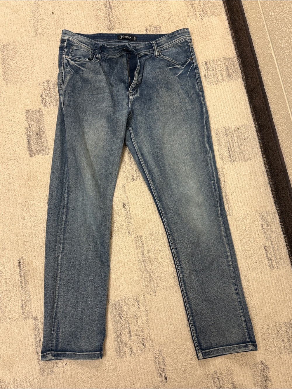 Stitches & Rivets Men's Straight Leg Premium Denim Jeans in Faded Blue Wash